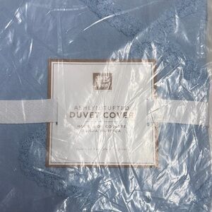 Pottery barn teen Ashlyn Tufted Blue Duvet Cover Twin blue